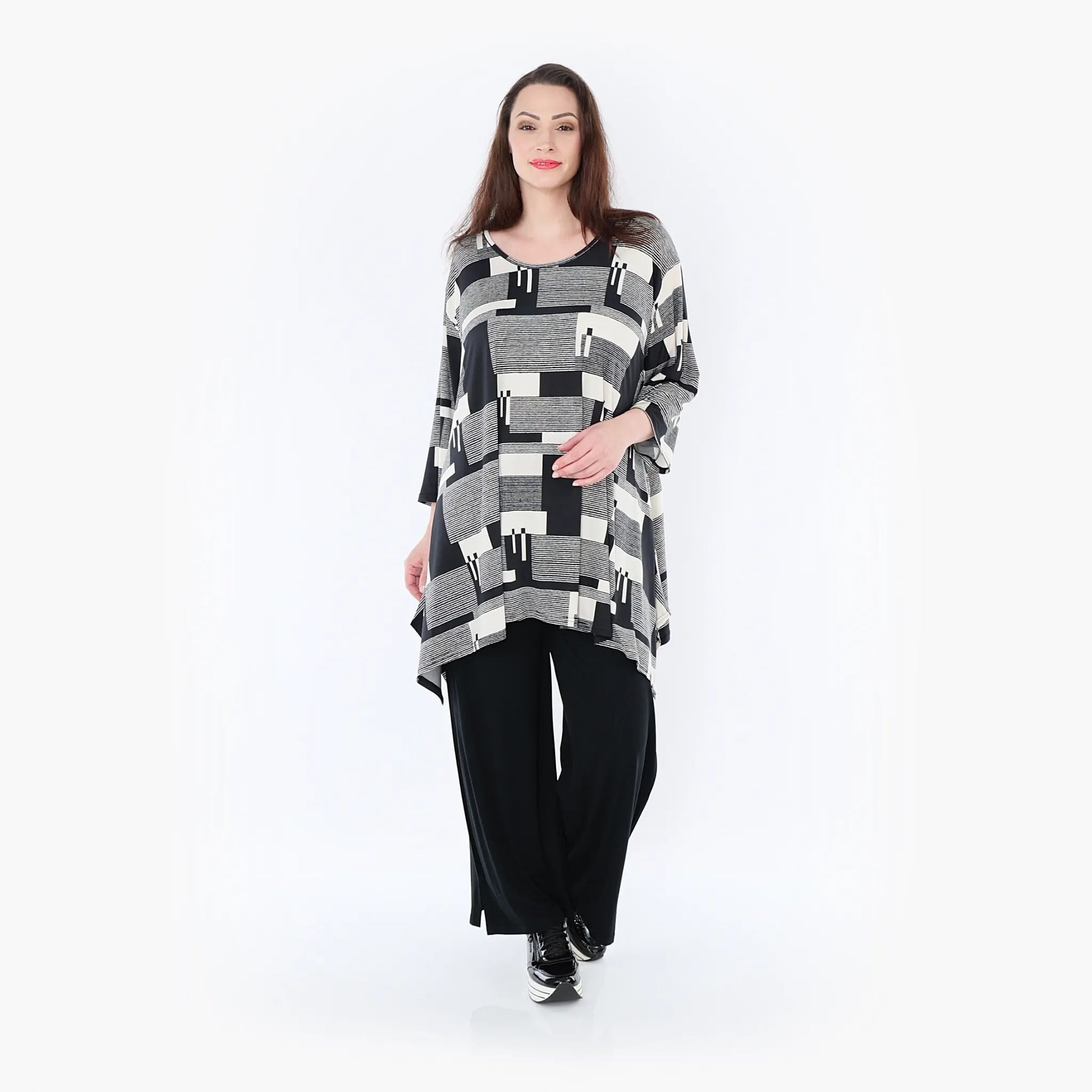  A-Form Bigshirt von AKH Fashion aus Viskose, 1426.01019, Schwarz/Ecru, Grafik, Schick, Schick