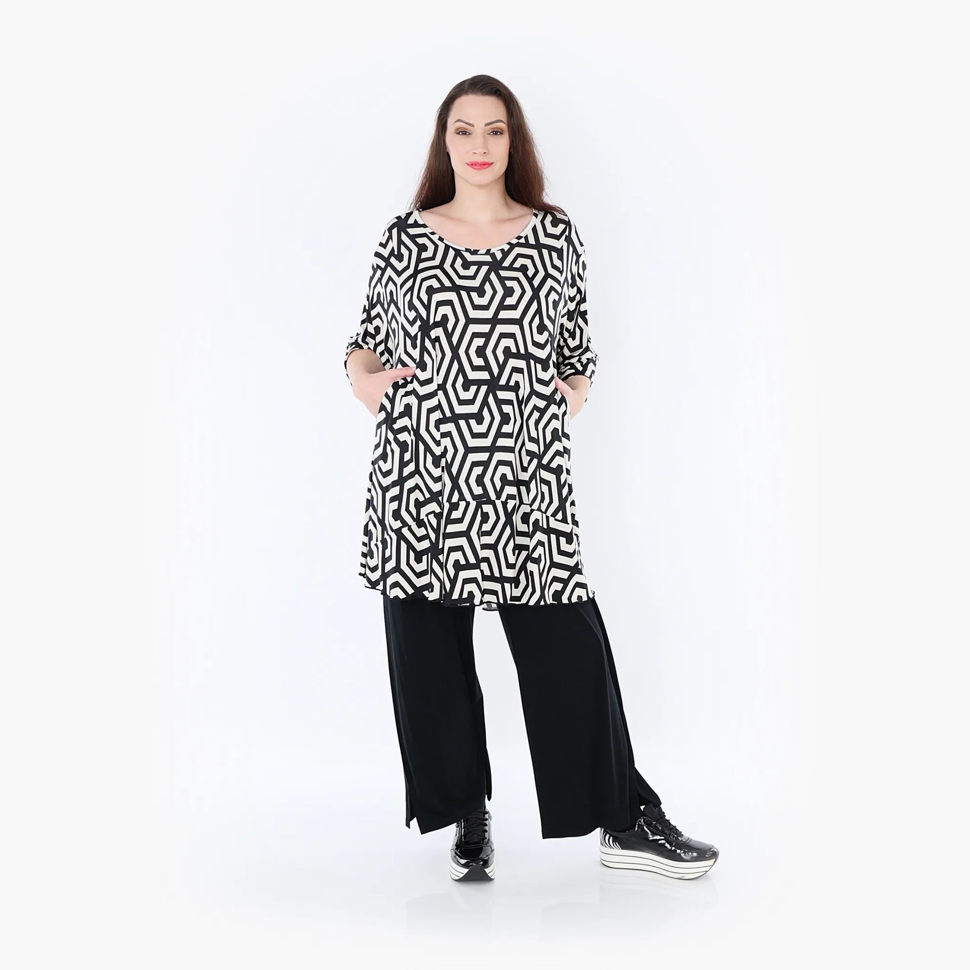  AKH Fashion Bigshirt in Glocken-Form, aus Viskose, 1428.00592, Schwarz/Ecru, Grafik, Schick