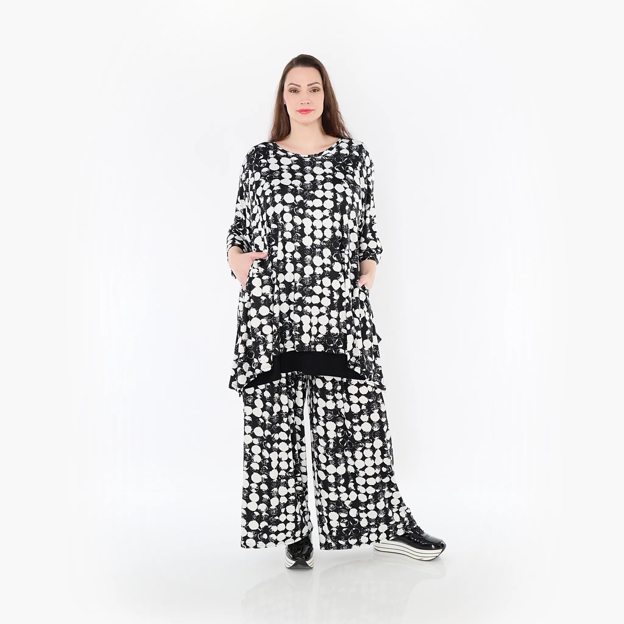  A-Form Bigshirt von AKH Fashion aus Materialmix, 1433.01019, Schwarz/Weiß, Schick, Modern