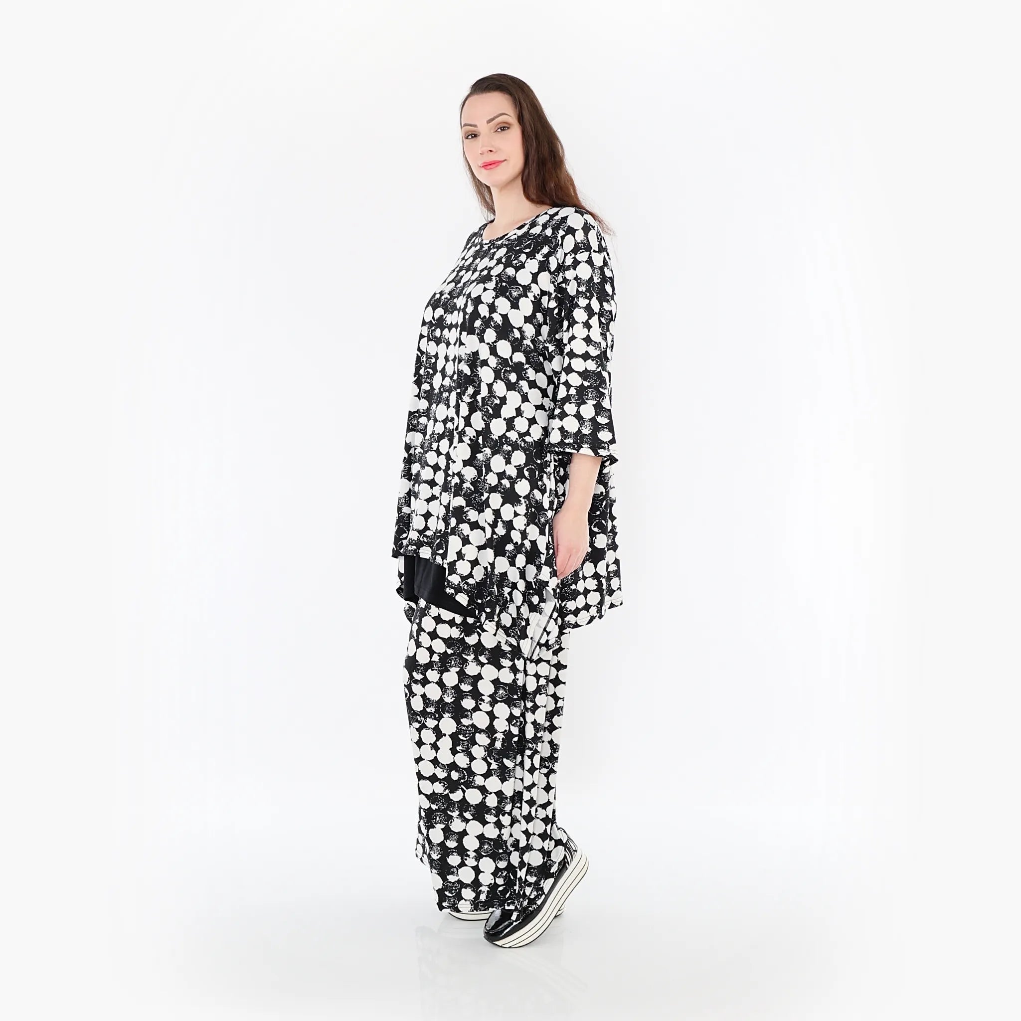  A-Form Bigshirt von AKH Fashion aus Materialmix, 1433.01019, Schwarz/Weiß, Schick, Modern