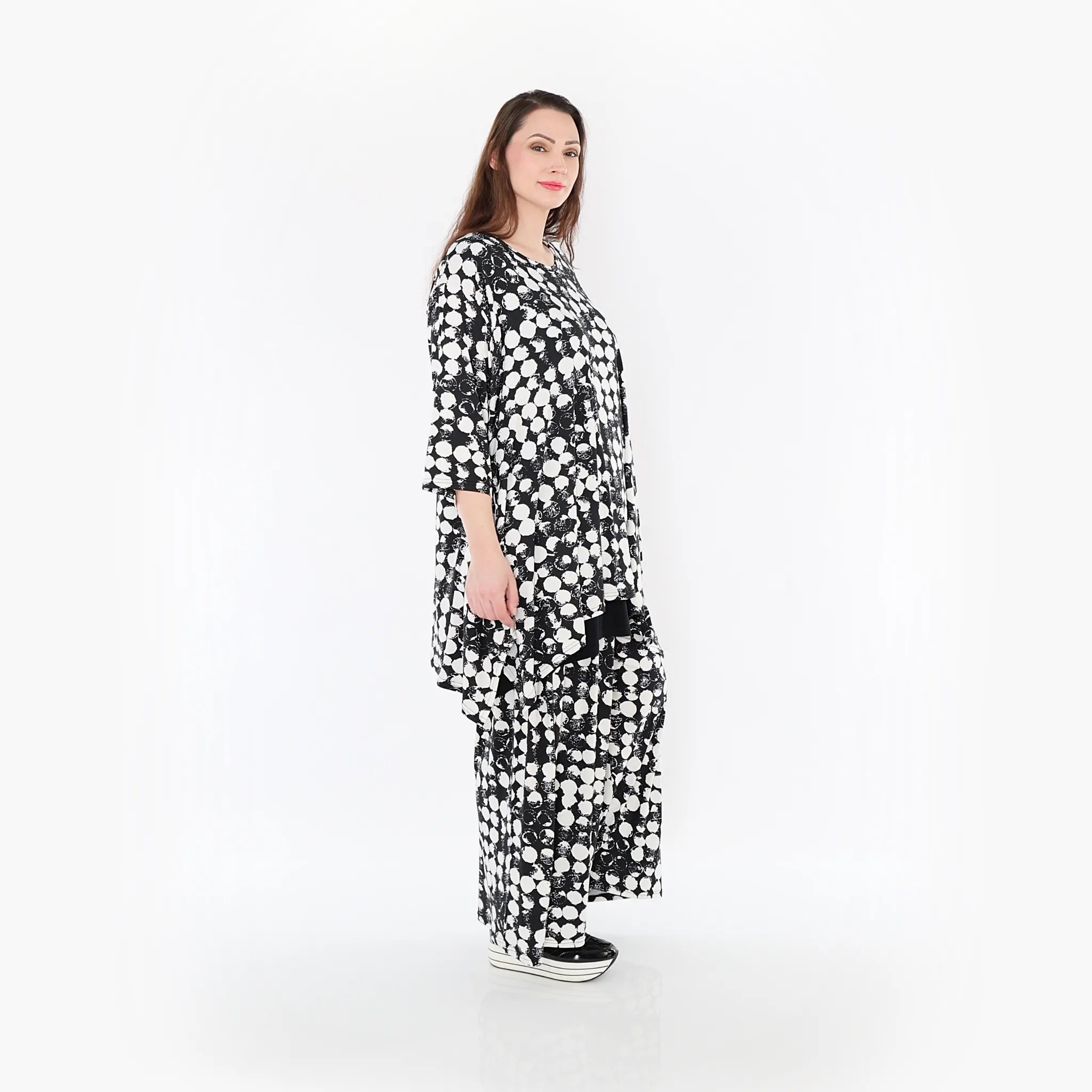  A-Form Bigshirt von AKH Fashion aus Materialmix, 1433.01019, Schwarz/Weiß, Schick, Modern