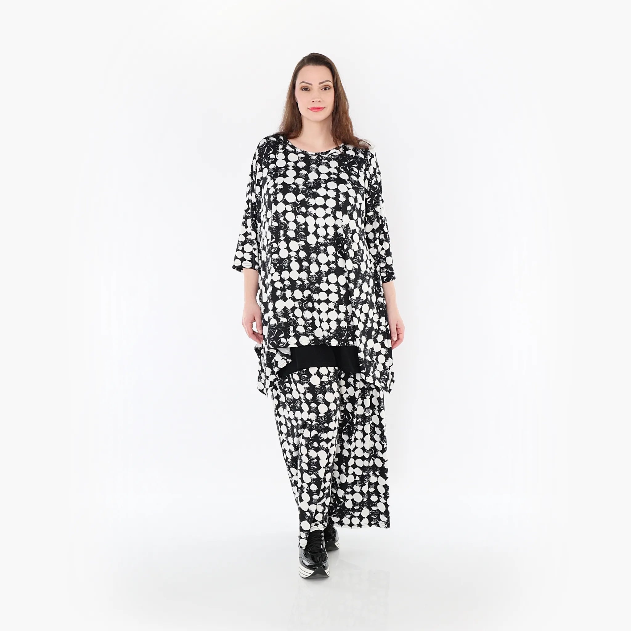  A-Form Bigshirt von AKH Fashion aus Materialmix, 1433.01019, Schwarz/Weiß, Schick, Modern