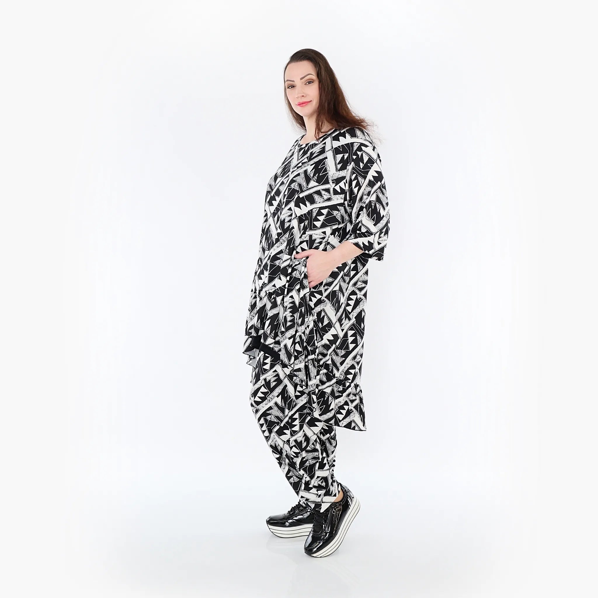  AKH Fashion Bigshirt in Vokuhila-Form, aus Materialmix, 1453.06837, Schwarz/Weiß, Abstrakt