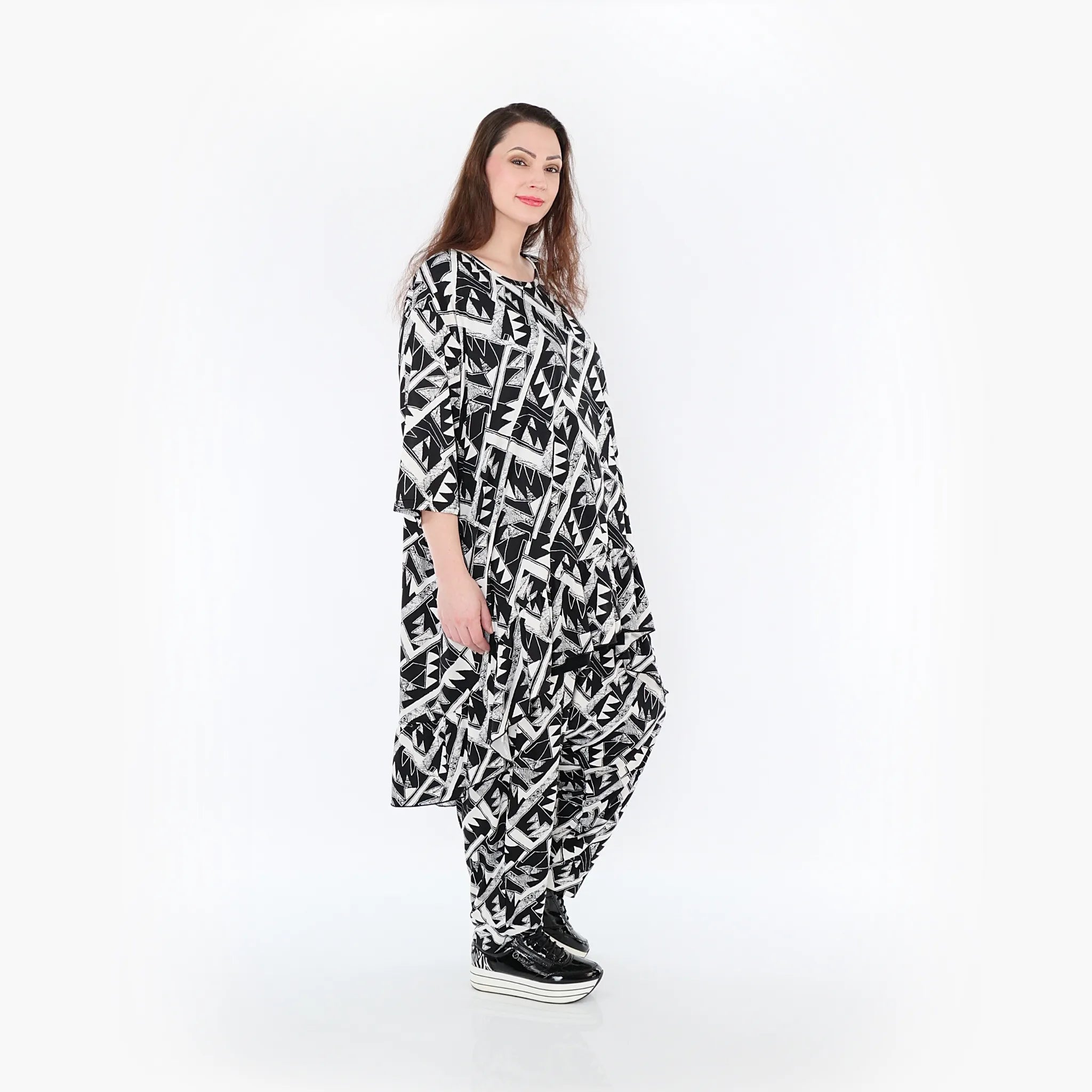  AKH Fashion Bigshirt in Vokuhila-Form, aus Materialmix, 1453.06837, Schwarz/Weiß, Abstrakt