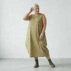 Zeitloses Oversize Ballon Kleid im legeren Lagenlook aus feiner Baumwoll Popeline mit Punkten, Beige/Olive