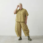 Leichtes Lagenlook Statement in luftigem Oversize Stil mit zeitlosen Punkten aus Baumwolle, Beige/Olive