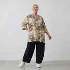 Zeitlos legeres Lagenlook Oversize Shirt aus zarter Viskose Popeline mit ausgefallenem Blumenmuster, Sand/Multi
