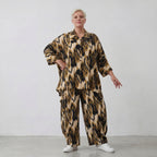 Bluse mit schwarzbeigem Batikmuster aus leichter Popeline mit 3/4-Ärmeln und Kragen