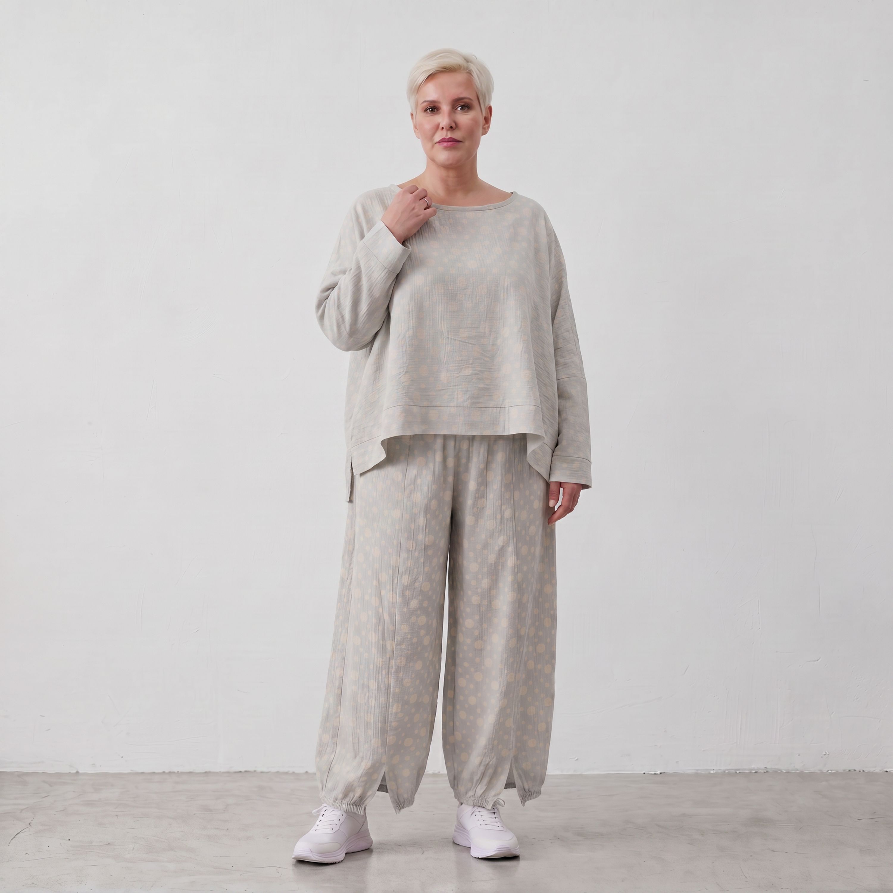 Fliessende BaumwollMousseline Ballonhose Lagenlook Hellblau Ecru leger zeitlos ausgefallen