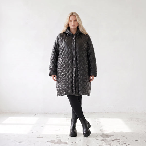 Schwarze Steppjacke mit Kapuze im Ballonschnitt oversized mit Grafikmuster und Taschen