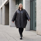 Schwarze Steppjacke mit grafischem Muster oversized wasserabweisend warm mit Taschen