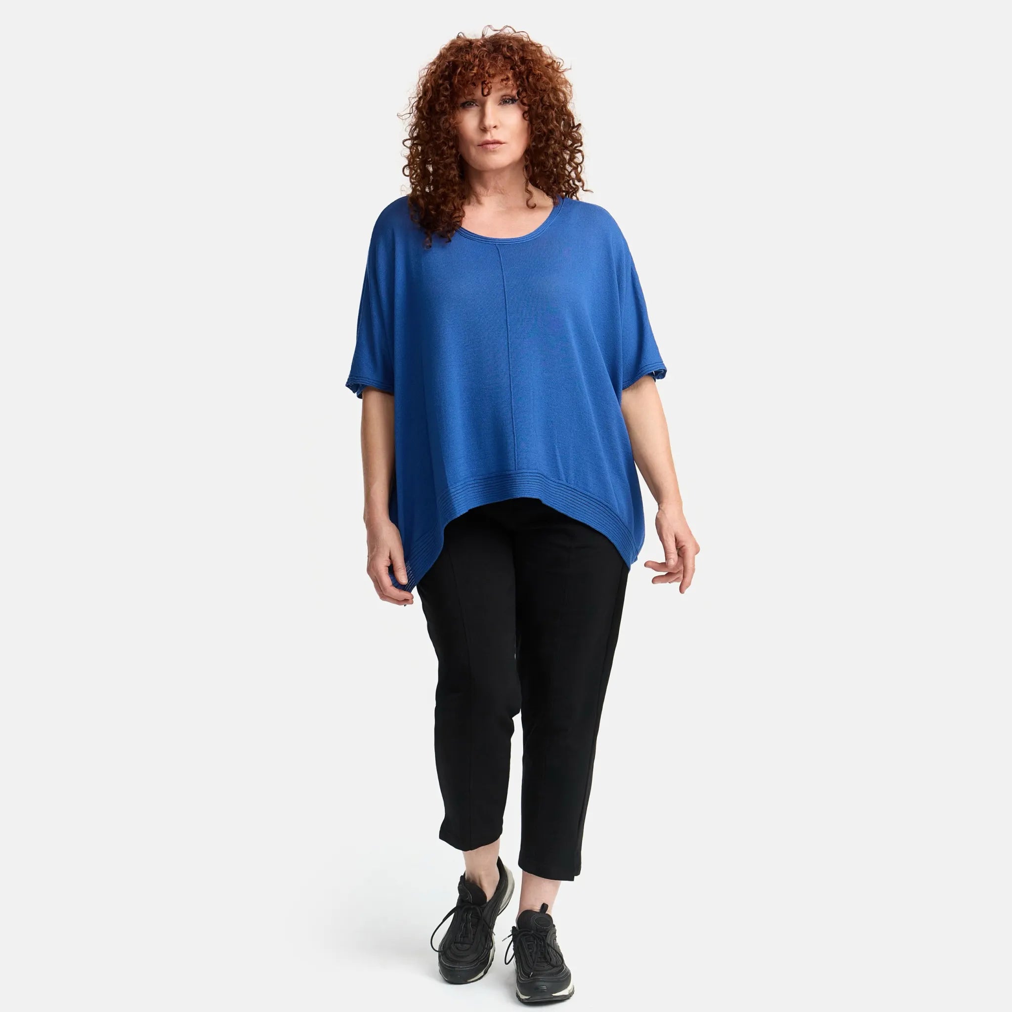  Amandine Pullover in kastiger Form, aus Viskose, A2803, Kornblumenblau, Schick, Modern