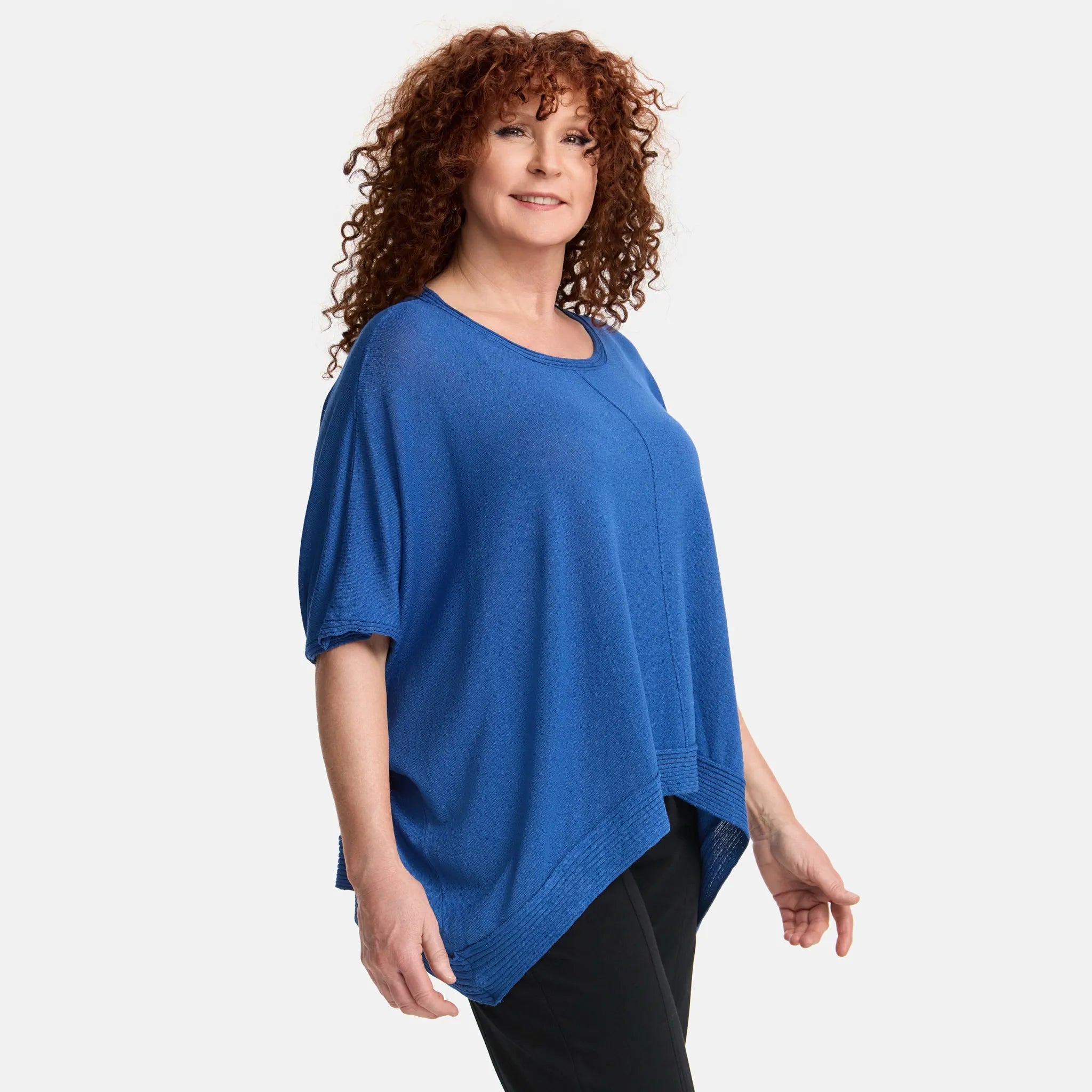  Amandine Pullover in kastiger Form, aus Viskose, A2803, Kornblumenblau, Schick, Modern