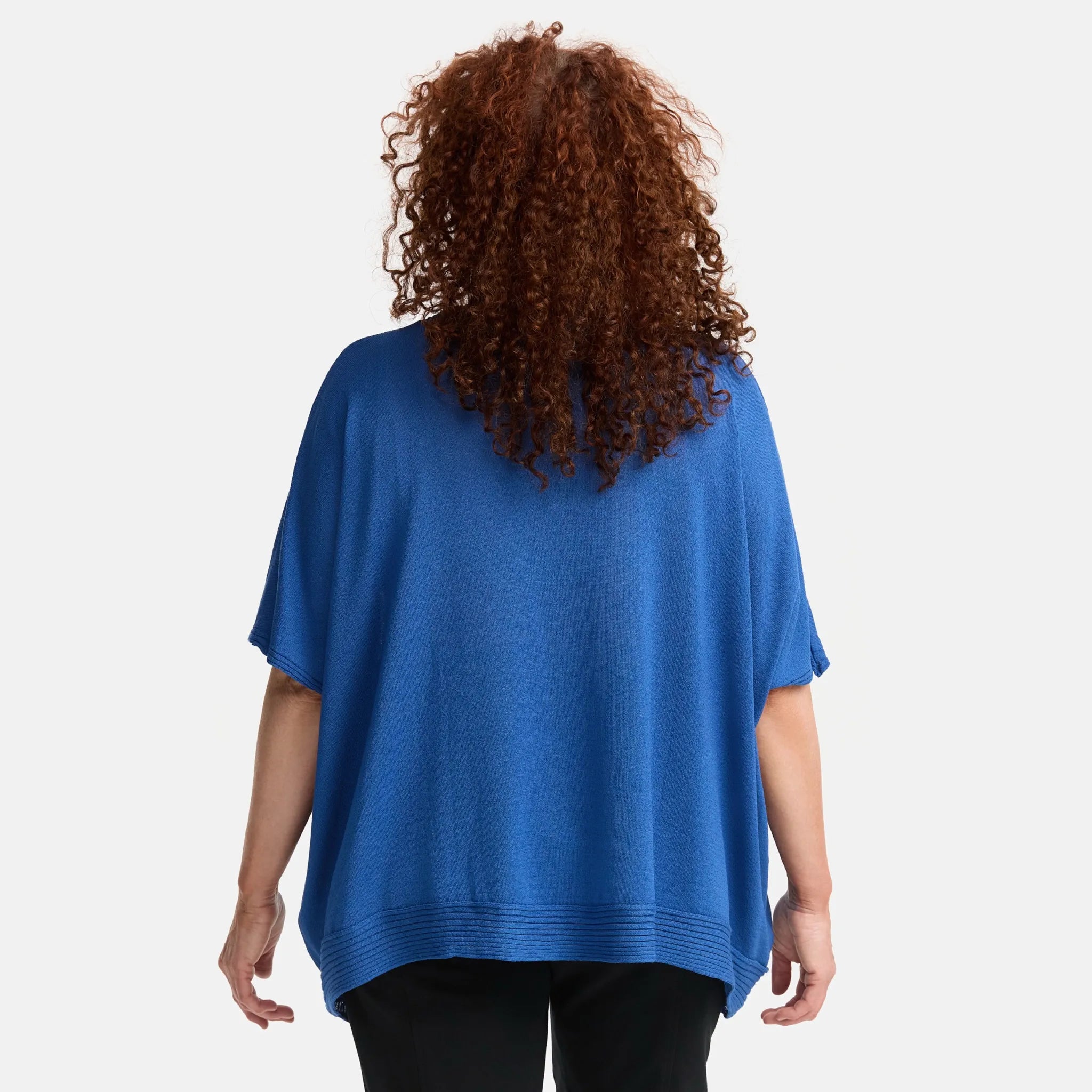  Amandine Pullover in kastiger Form, aus Viskose, A2803, Kornblumenblau, Schick, Modern
