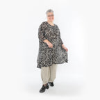  A-Form Bigshirt von AKH Fashion aus Viskose, 1494.02666, Schwarz/Ecru, Blumen, Ausgefallen