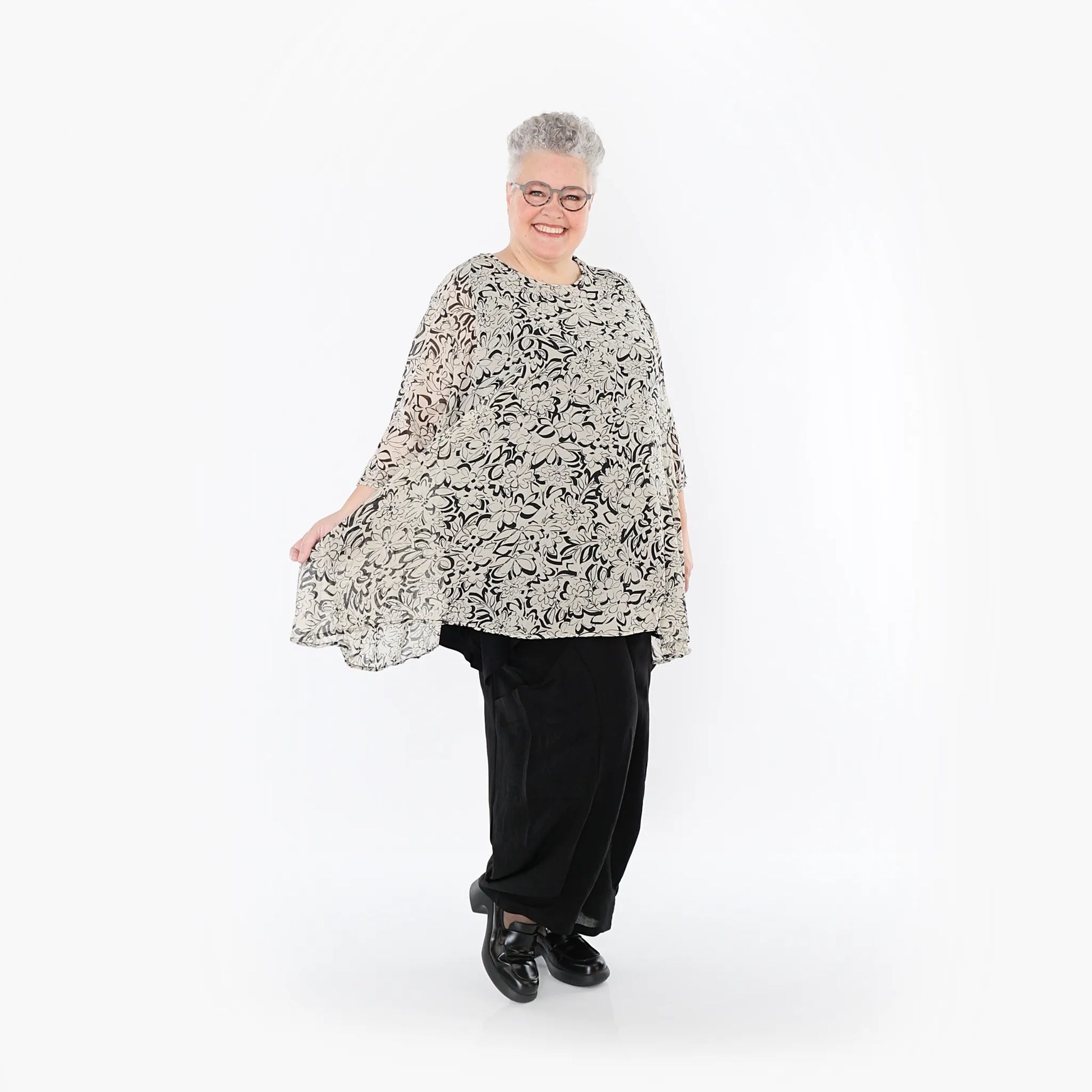  A-Form Bigshirt von AKH Fashion aus Viskose, 1494.00593, Ecru/Schwarz, Blumen, Ausgefallen