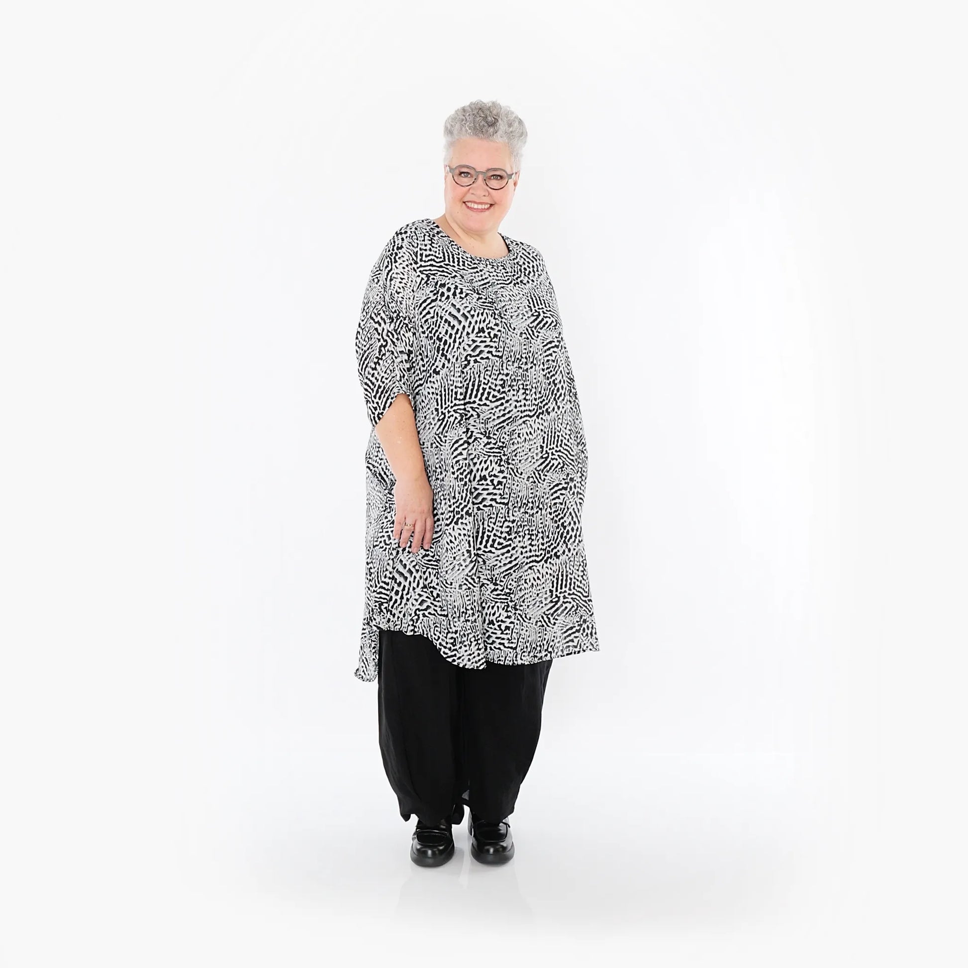  AKH Fashion Bigshirt in gerundeter Form, aus Viskose, 1495.02499, Schwarz/Weiß, Animal