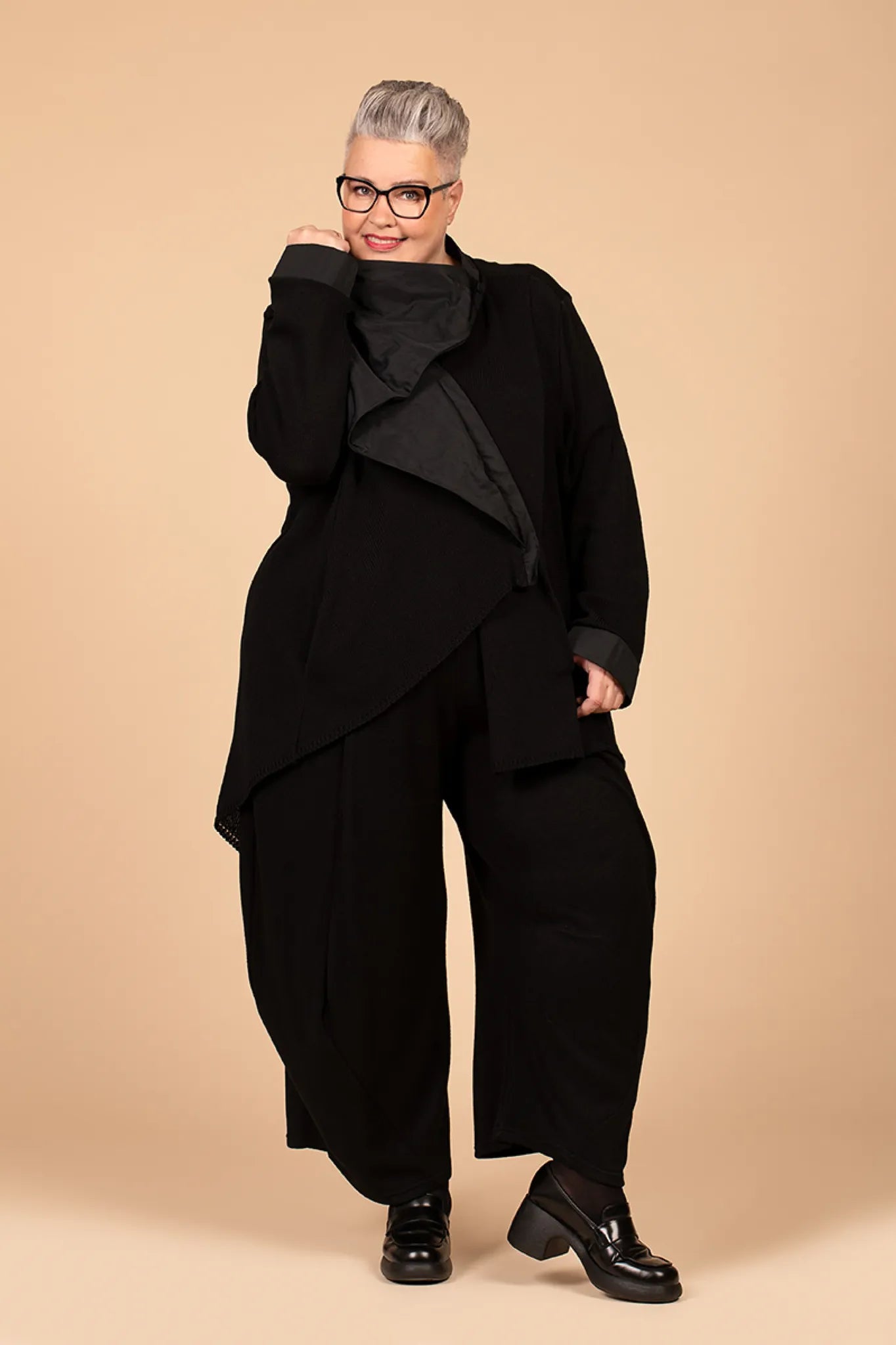  A-Form Jacke von AKH Premium aus Baumwolle, 1446.02513, Schwarz, Schick, Modern, Bequem