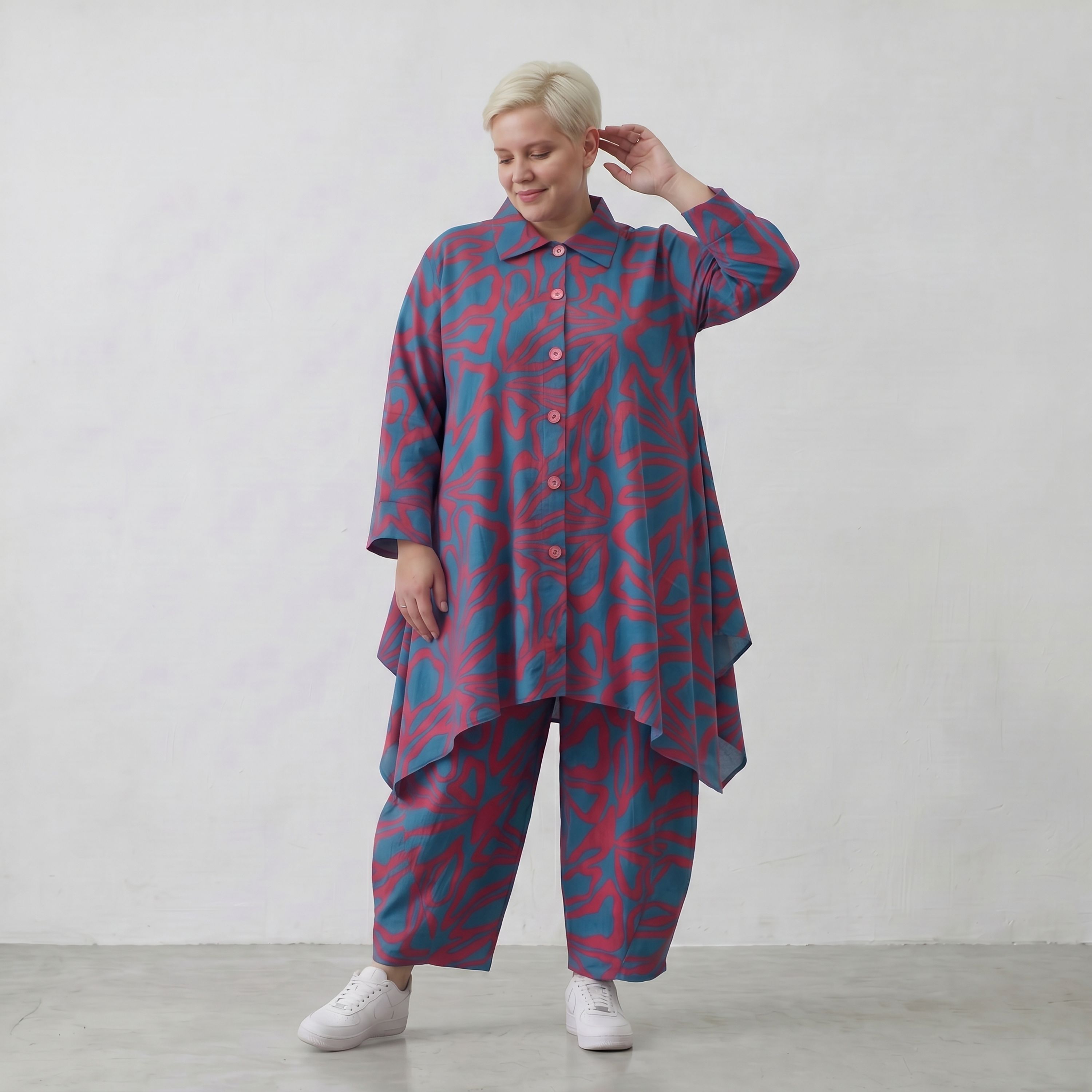 Luftige A-Form Jacke in blaurot mit Blüten Leinenlook Kragen Taschen und Zipfelsaum