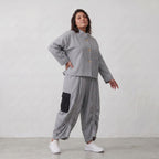 Bengaline Jacke in Grau Weiß mit kastigem Schnitt Stehkragen und 3/4-Arm für jede Saison