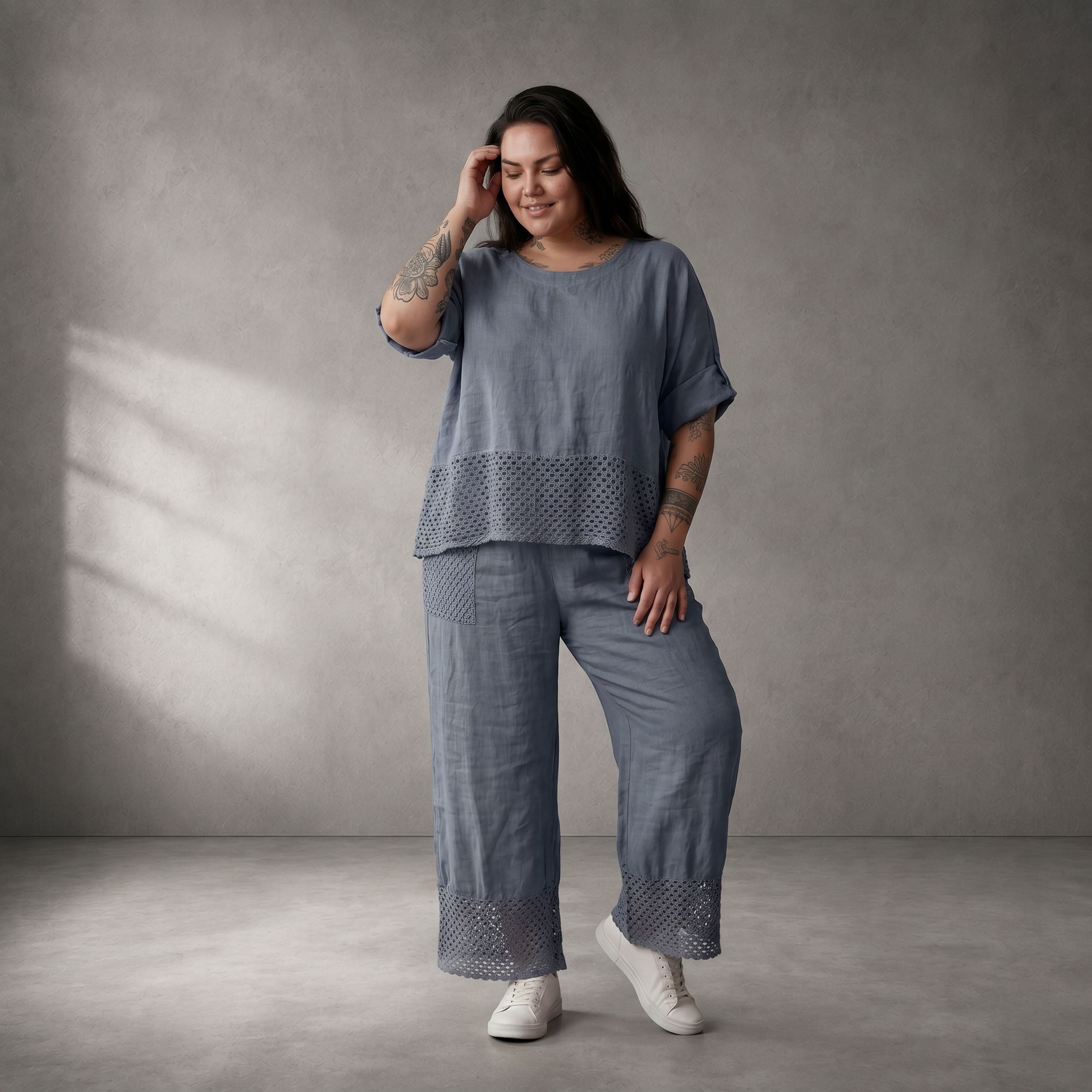 Zeitlose Leinenhose in Blau locker geschnitten mit ausgefallenem Detail und Komfortbund