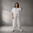 Zeitlose weiße Leinenhose im Lagenlook leger sehr Oversize mit Strickdetails aus Italien