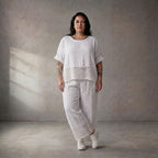 Zeitlose weiße Leinenhose im Lagenlook leger sehr Oversize mit Strickdetails aus Italien