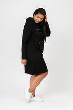  Pomme Rouge Kleid in gerader Form, aus Viskose, C6586, Schwarz-Grün, Buchstaben, Schick
