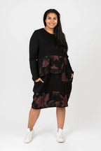  Pomme Rouge Kleid in gerader Form, aus Viskose, C6623, Schwarz-Rot, Blumen, Schick