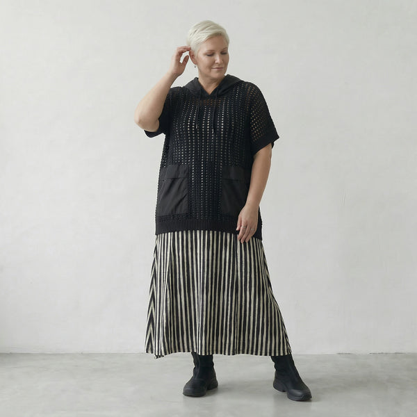 Luftiges Oversize Shirt aus leichter Baumwolle im ausgefallenen Lagenlook mit Kapuze, Schwarz