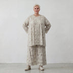 Luftig leichte Lagenlook Hose aus feiner Baumwollpopeline mit weitem Bein und Batikmuster, Sand