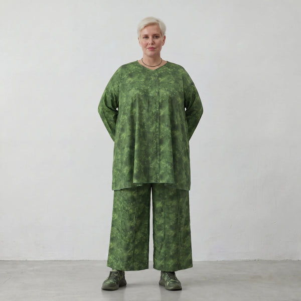 Stilvolles Oversize Lagenlook Shirt aus feiner, leichter Baumwollpopeline mit Batikmuster, Smaragdgrün