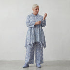 Legere Glockenform Lagenlook Bluse aus feiner, luftiger Baumwoll-Popeline mit Batikmuster, Jeansblau