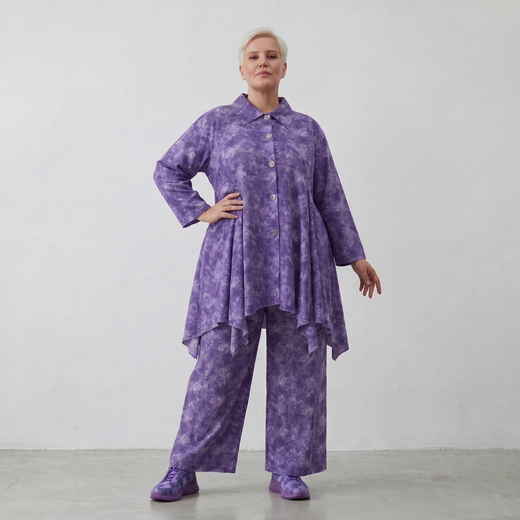 Zeitlos ausgefallene Oversize Glockenform Bluse aus feiner Baumwoll Popeline, luftig leicht, Lila
