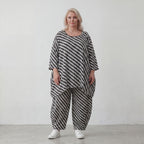 Sommershirt in Leinenoptik mit femininem Dreiviertelarm und Rundhals in Schwarz und Weiß