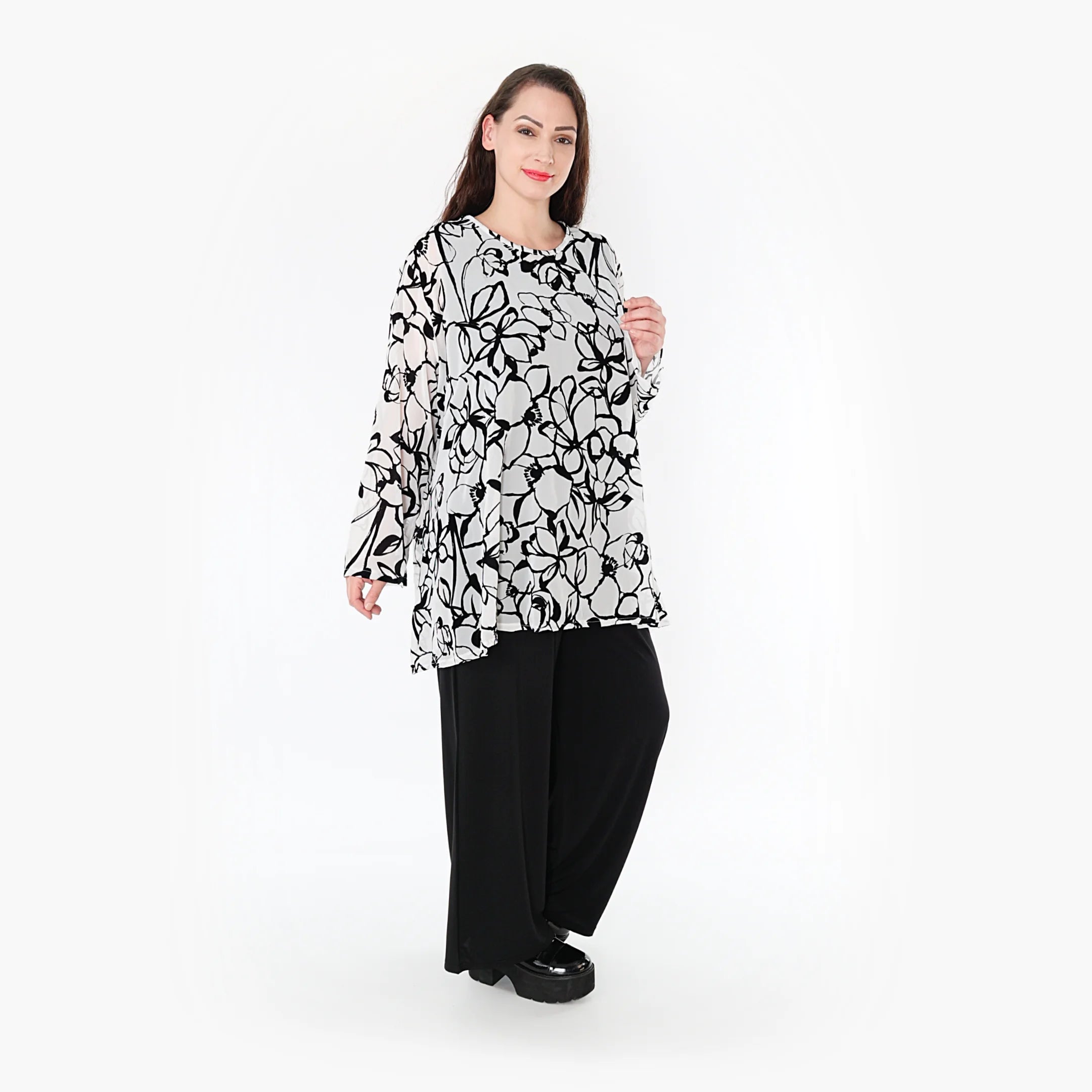  A-Form Bigshirt von AKH Fashion aus Viskose, 1354.00593, Weiß-Schwarz, Blumen, Schick