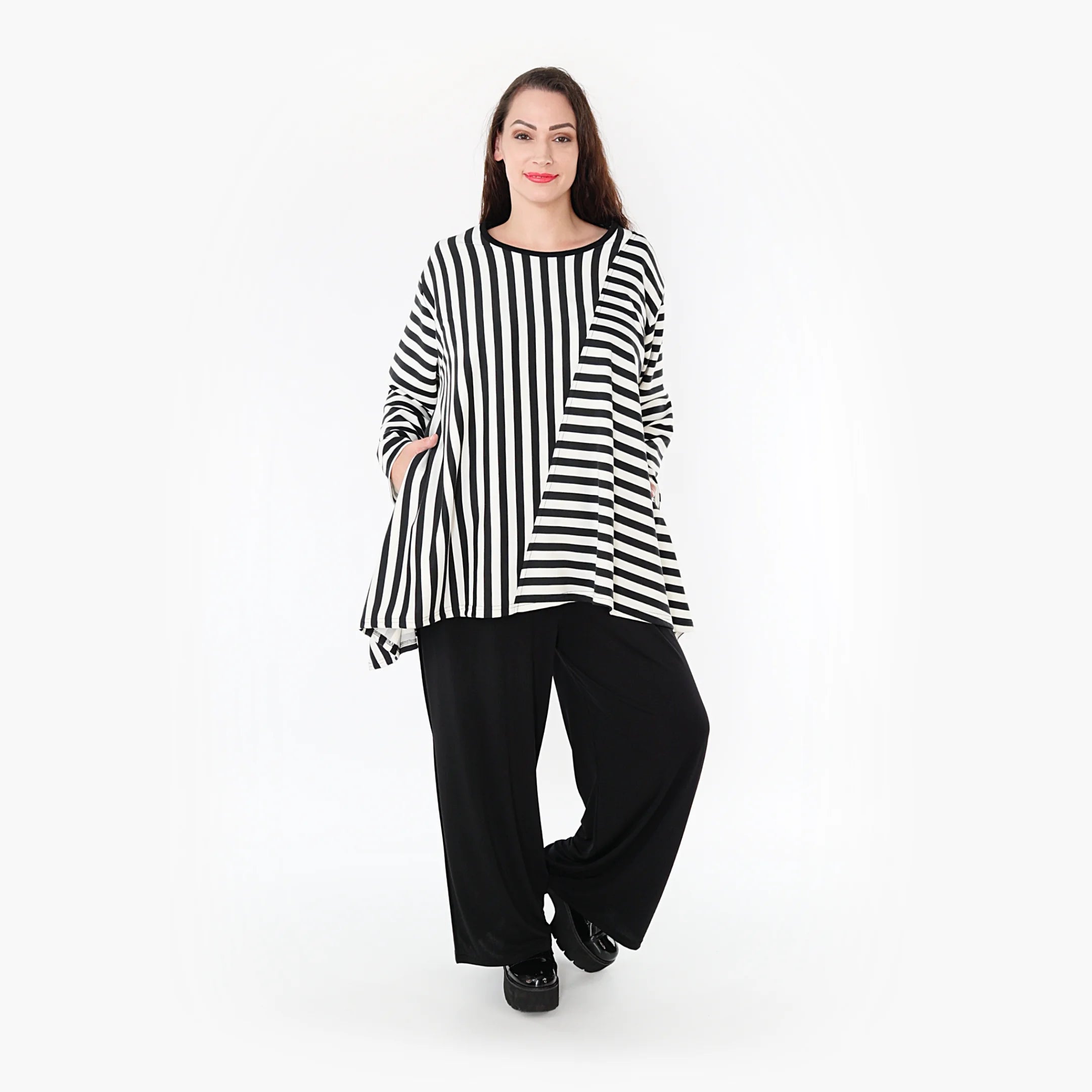  A-Form Bigshirt von AKH Fashion aus Viskose, 1366.06804, Schwarz-Weiß, Schick, Modern, Bequem