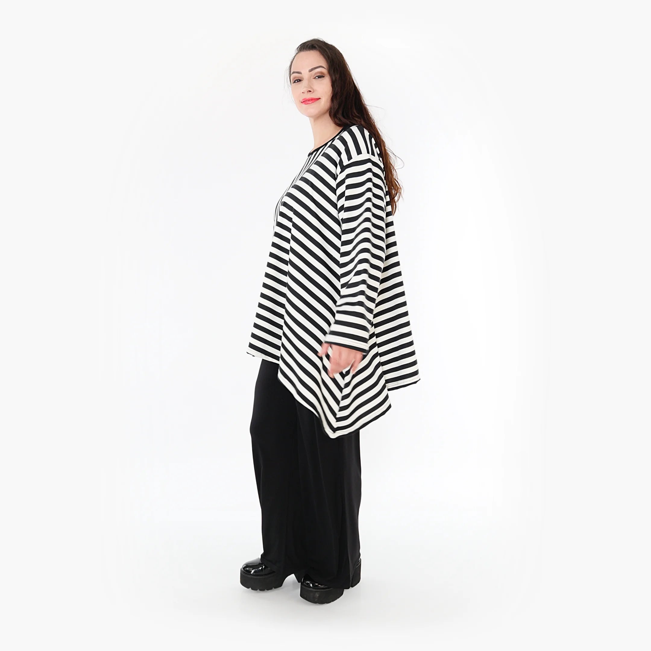  A-Form Bigshirt von AKH Fashion aus Viskose, 1366.06804, Schwarz-Weiß, Schick, Modern, Bequem