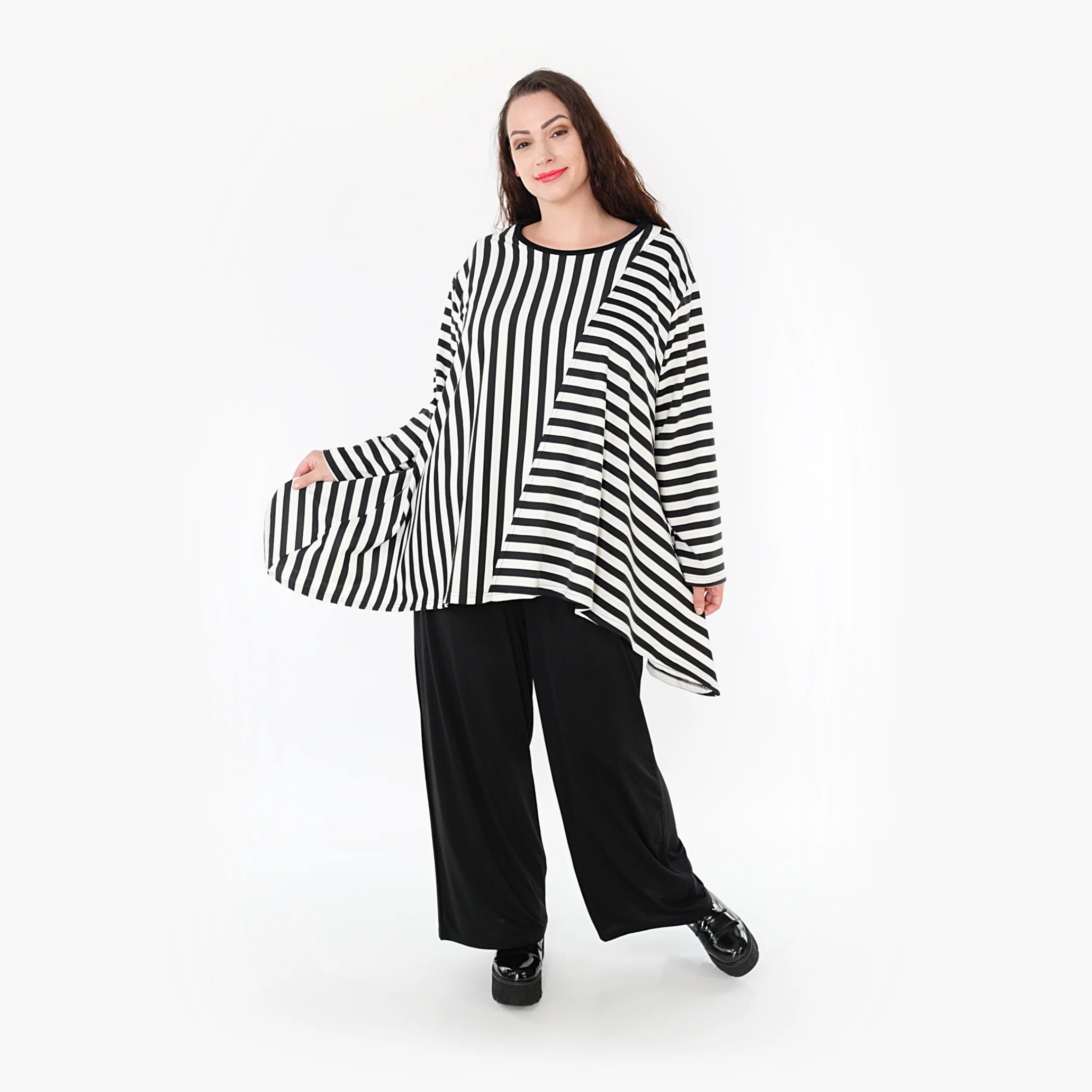  A-Form Bigshirt von AKH Fashion aus Viskose, 1366.06804, Schwarz-Weiß, Schick, Modern, Bequem