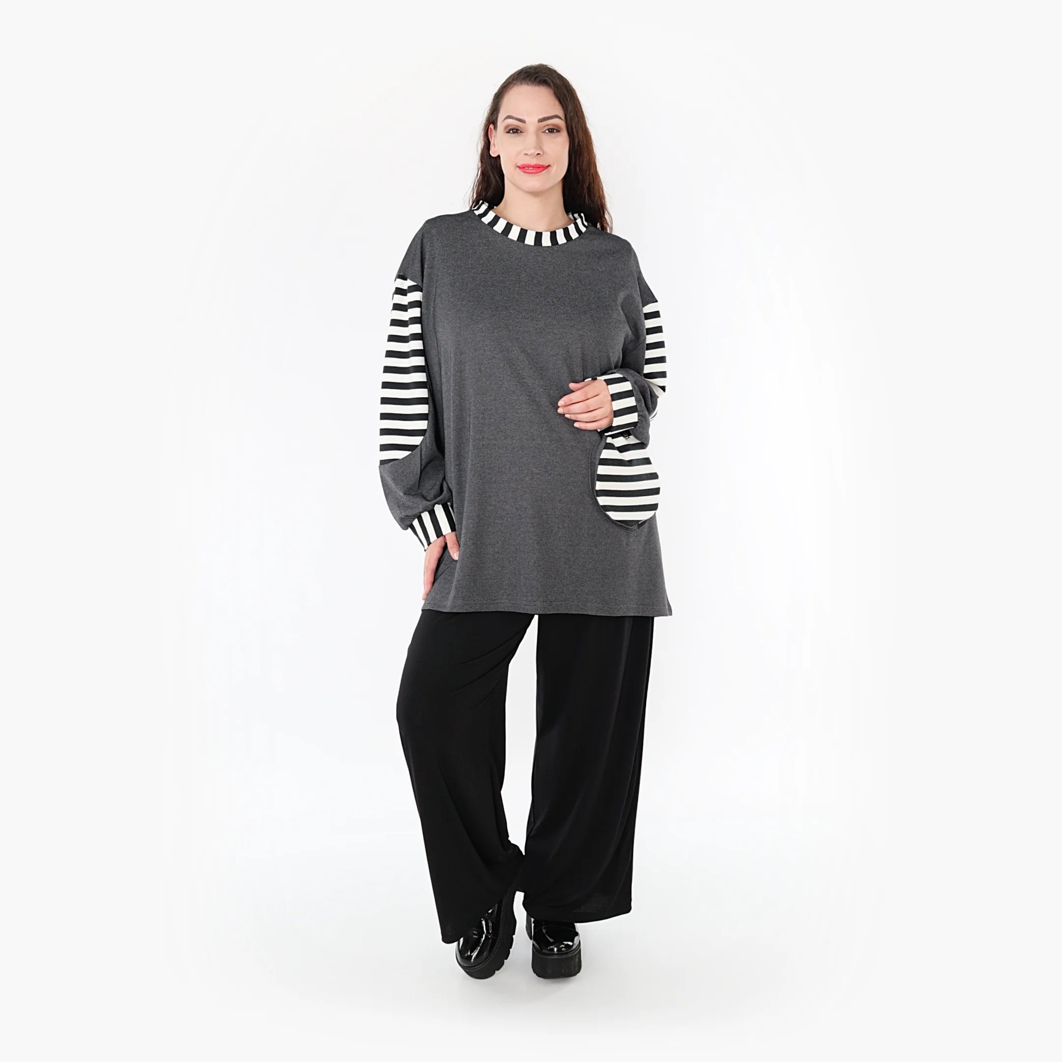  A-Form Bigshirt von AKH Fashion aus Viskose, 1366.06987, Grau-Weiß, Schick, Modern, Bequem