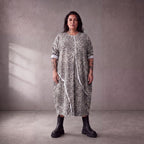 Damen Kleid Lagenlook Baumwolle Schwarz/Weiß, Ballonschnitt, Langarm, Seitentaschen, Oversize große Größen – Funky Diva