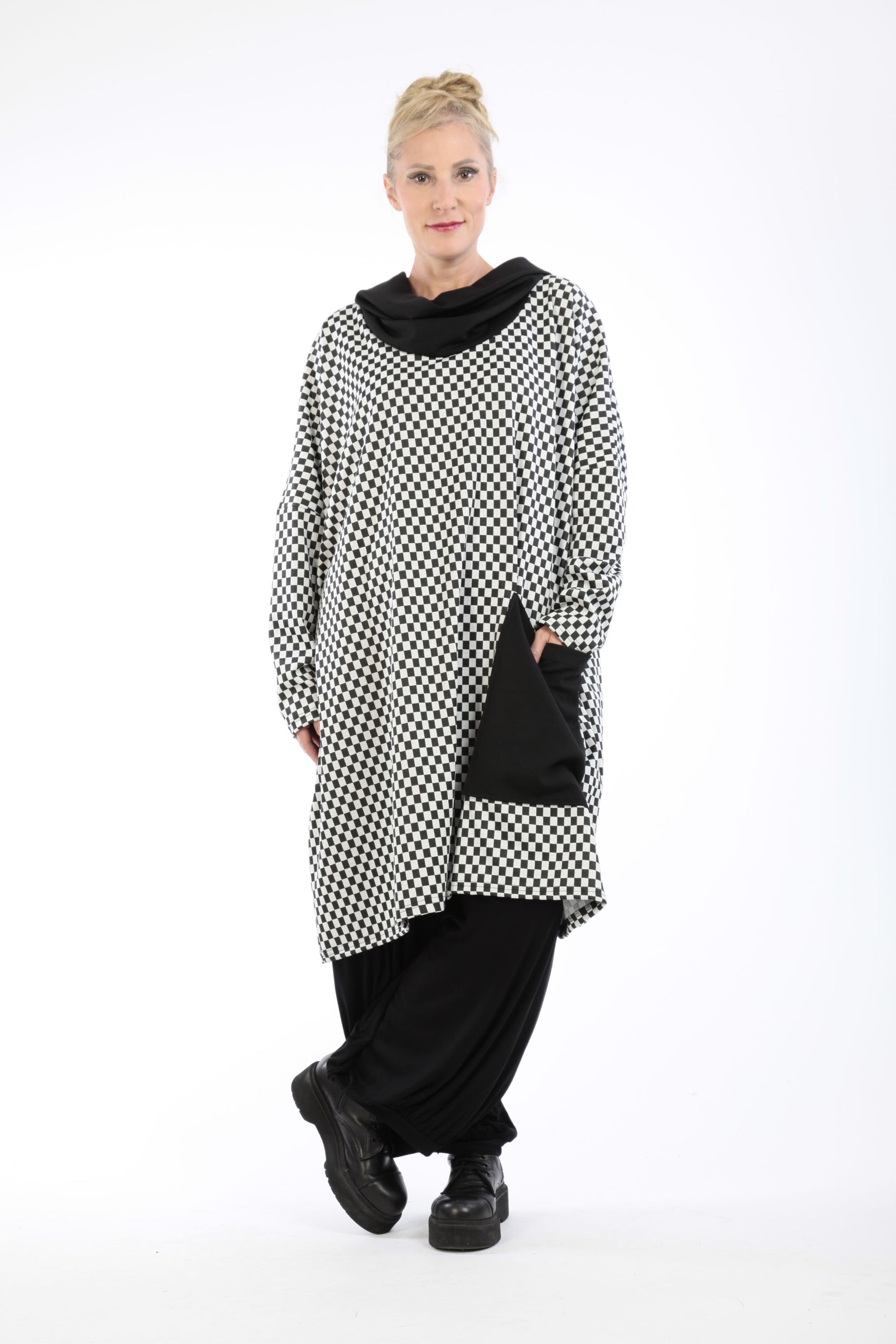  Bigshirt von AKH Fashion aus Materialmix in gerader Form, 1184.06807, Schwarz-Weiß, Schick