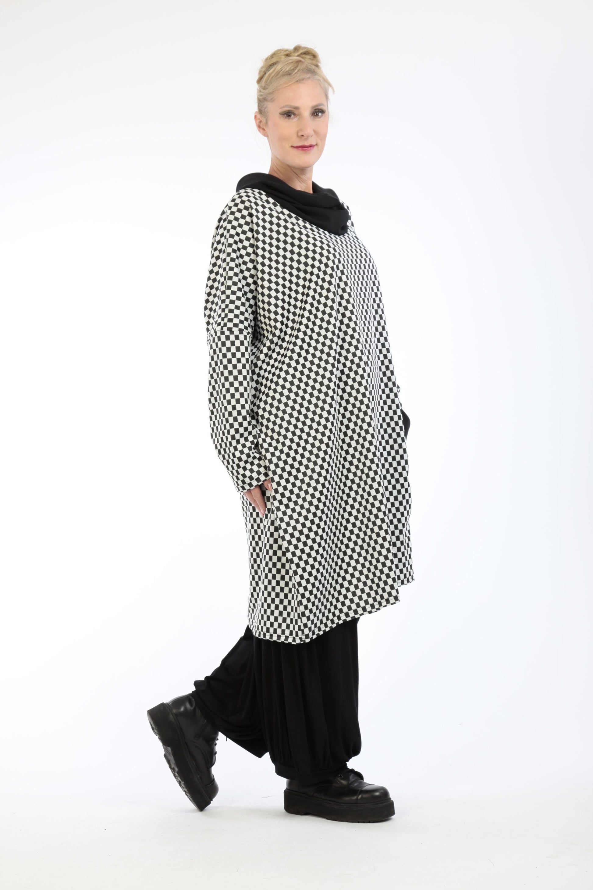  Bigshirt von AKH Fashion aus Materialmix in gerader Form, 1184.06807, Schwarz-Weiß, Schick