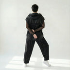 2-teiliges Oversize-Set aus Mesh-Shirt & Slinky-Weste – Caraclan Design bei Modeare | Avantgarde, leicht, Übergang