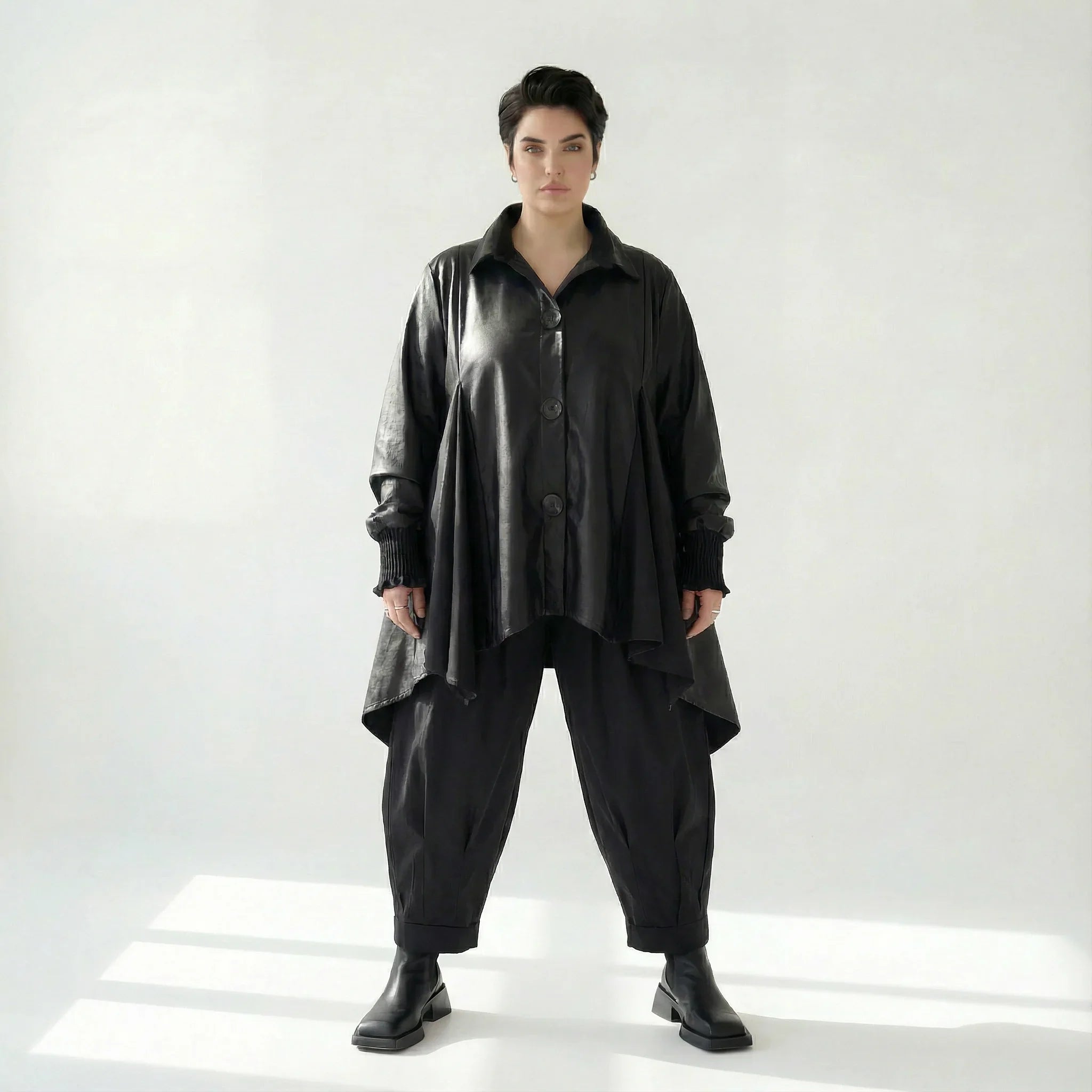 Oversize-Jacke aus Lederimitat in Schwarz für den Übergang – Caraclan Statement-Style bei Modeare