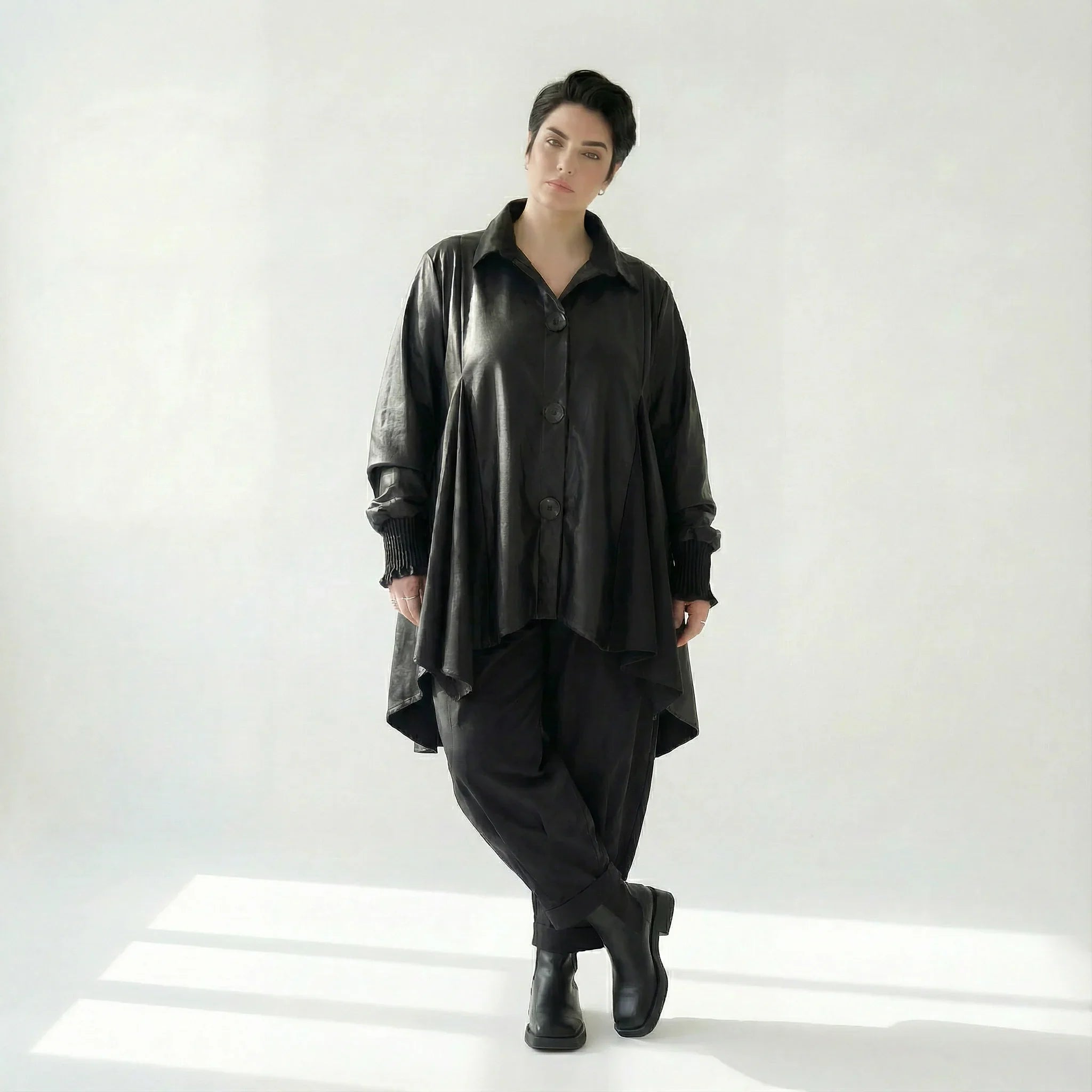 Oversize-Jacke aus Lederimitat in Schwarz für den Übergang – Caraclan Statement-Style bei Modeare