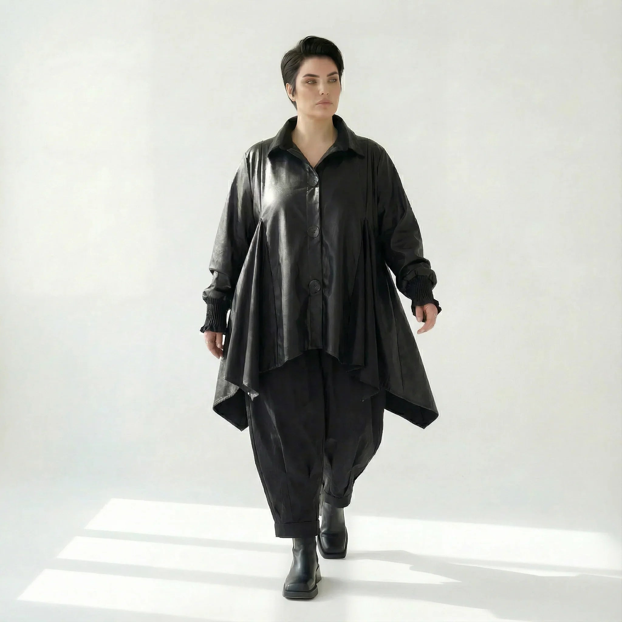 Oversize-Jacke aus Lederimitat in Schwarz für den Übergang – Caraclan Statement-Style bei Modeare