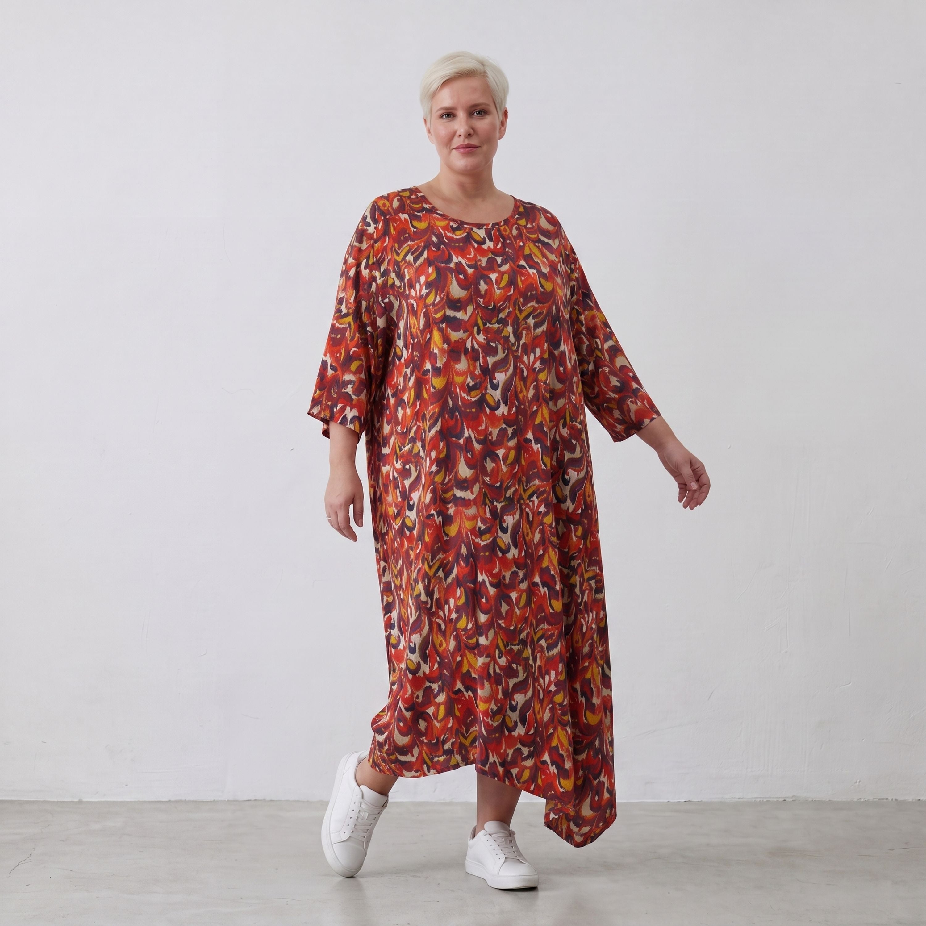 Ballonkleid in Rot und Schwarz aus weichem Popeline mit spitzem Saum und Dreiviertelarm