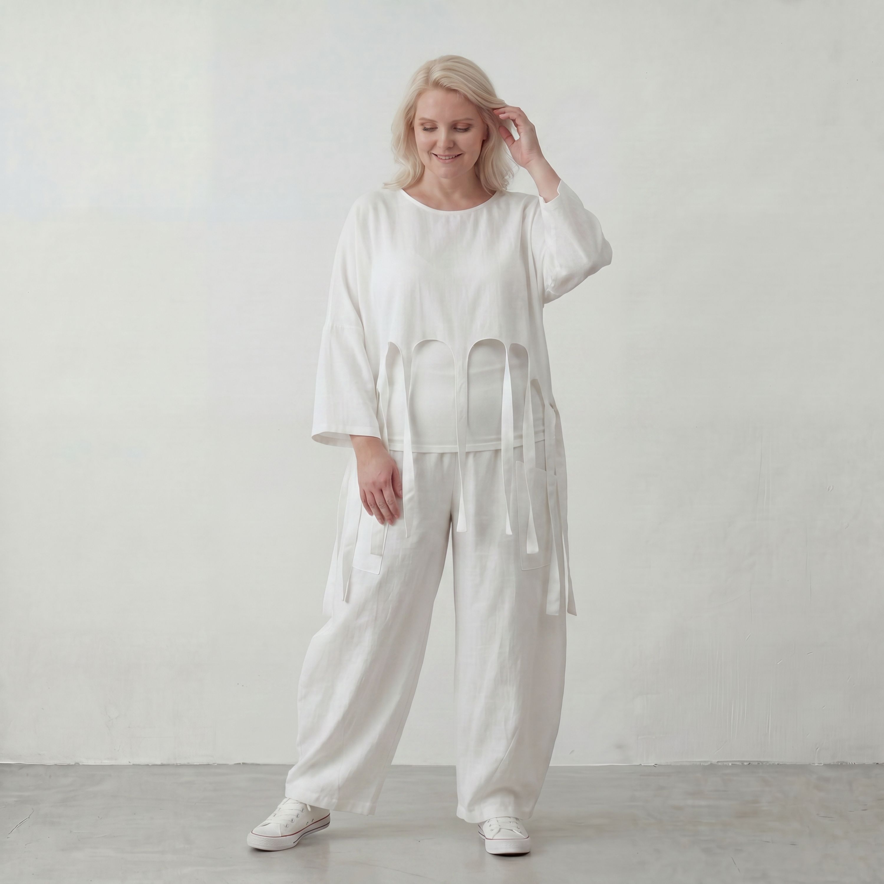 Weißer Oversize Überwurf im Lagenlook leger zeitlos luftig mit Fransen Crashoptik leicht