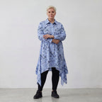 Oversize Popelinebluse in blauweiß schwarz mit Streifen Blumenmuster Kragen Langarm